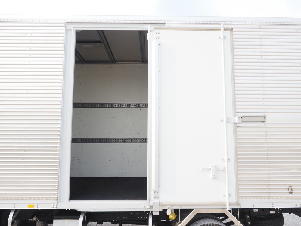 いすゞ エルフ バン車 小型 TRG-NLR85AN 年式 H29[写真17]