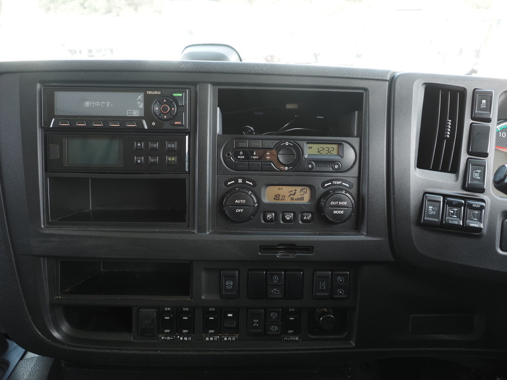 いすゞ ギガ 冷凍バン 大型 2PG-CYJ77CA 年式 R2[写真36]