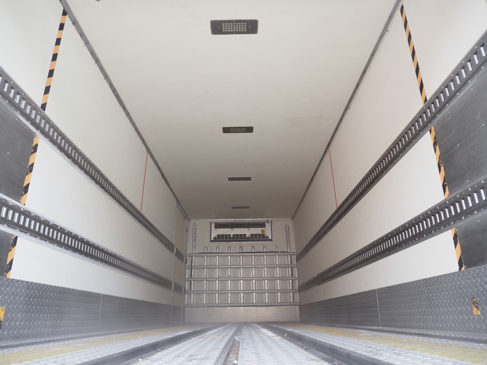 いすゞ フォワード 冷凍バン 中増t LKG-FTR34T2 年式 H24[写真18]