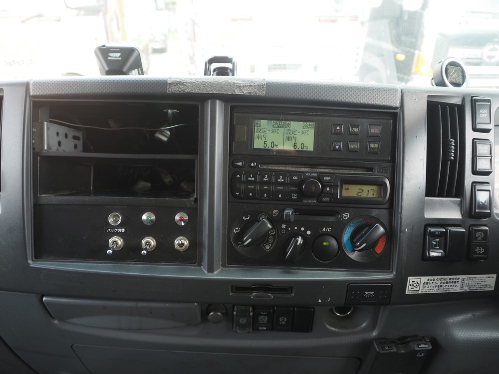 いすゞ フォワード 冷凍バン 中増t LKG-FTR34T2 年式 H24[写真26]