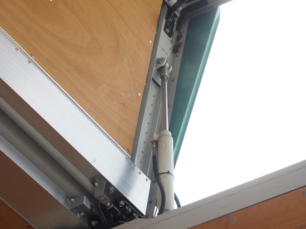 日野 プロフィア ウイング車 大型 2DG-FW1AHG 年式 R1[写真12]