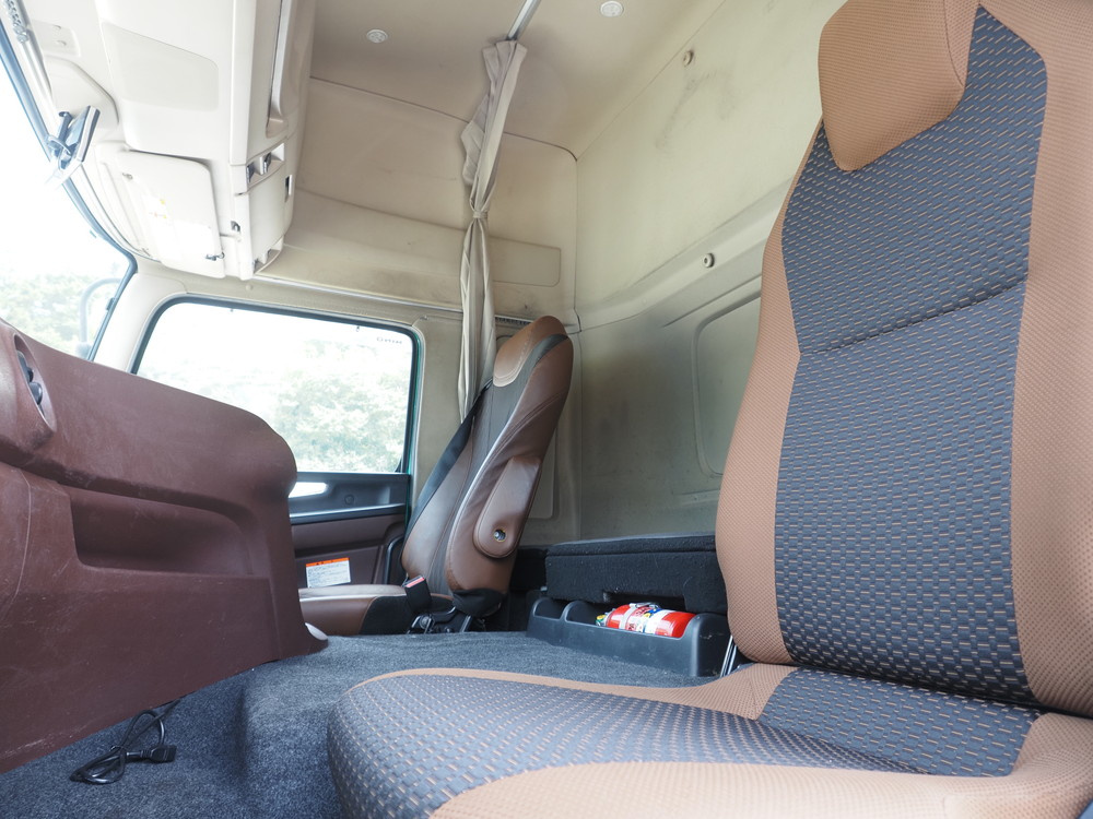 日野 プロフィア ウイング車 大型 2DG-FW1AHG 年式 R1[写真37]