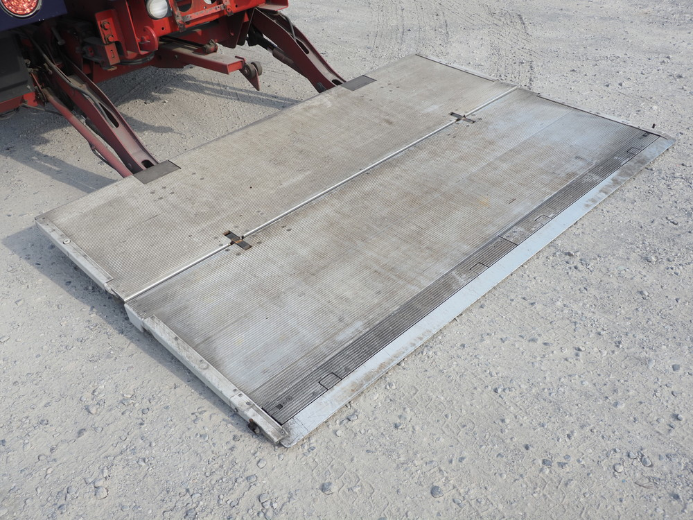 いすゞ ギガ 冷凍ウイング 大型 2KG-CYY77C 年式 H30[写真32]