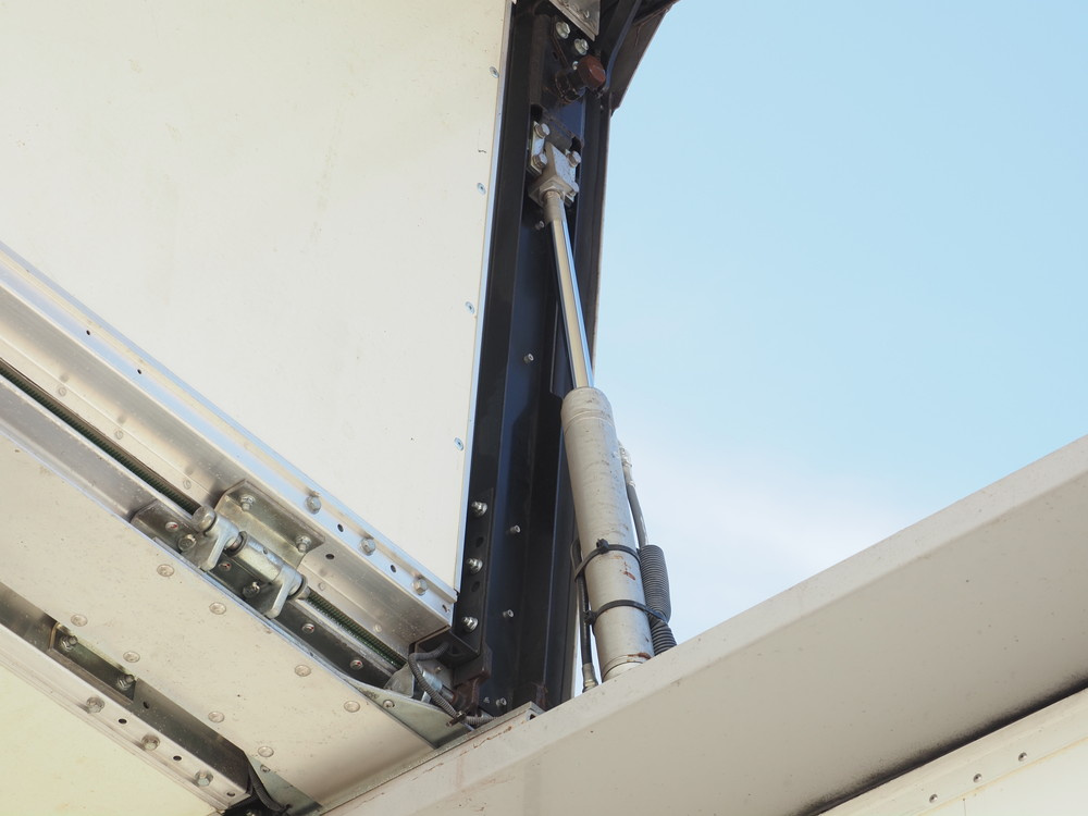 いすゞ ギガ 冷凍ウイング 大型 2KG-CYY77C 年式 H30[写真20]