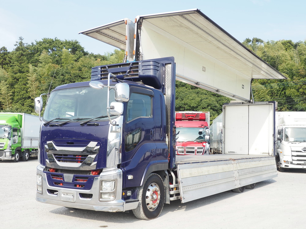 いすゞ ギガ 冷凍ウイング 大型 2KG-CYY77C 年式 H30[写真02]