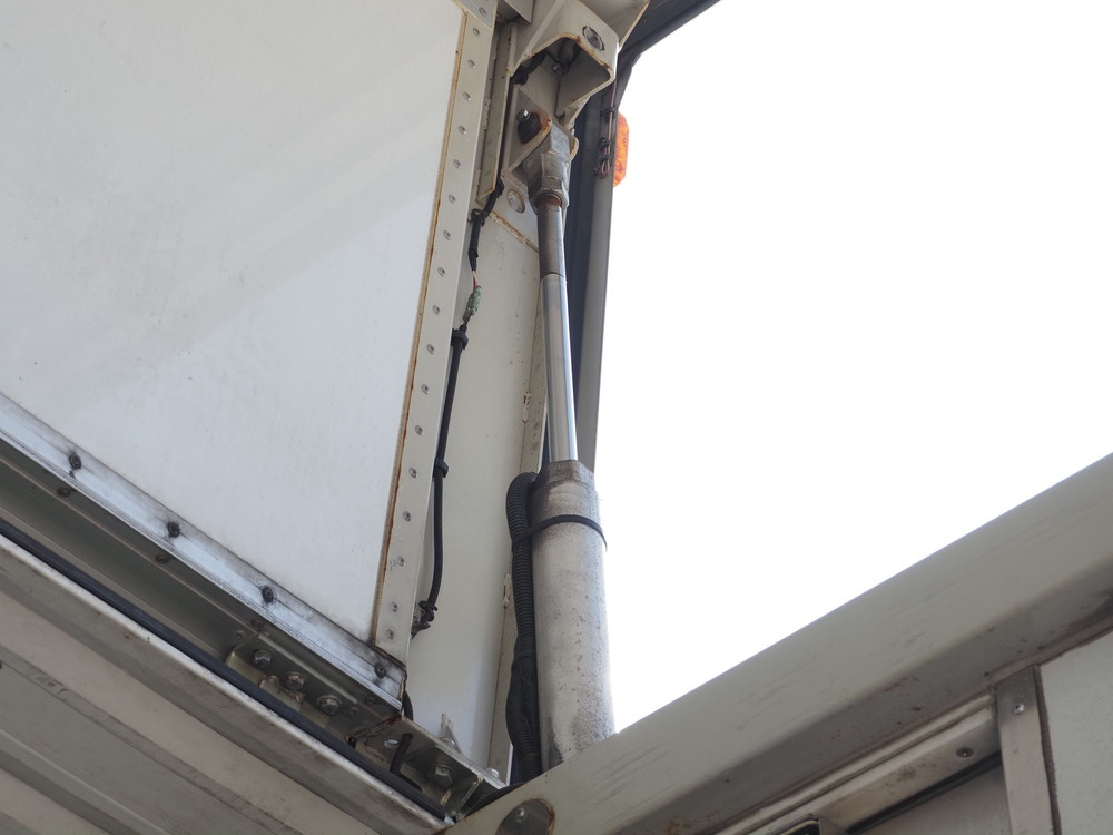 いすゞ フォワード 冷凍ウイング 中増t SKG-FSR90S2 年式 H28[写真14]