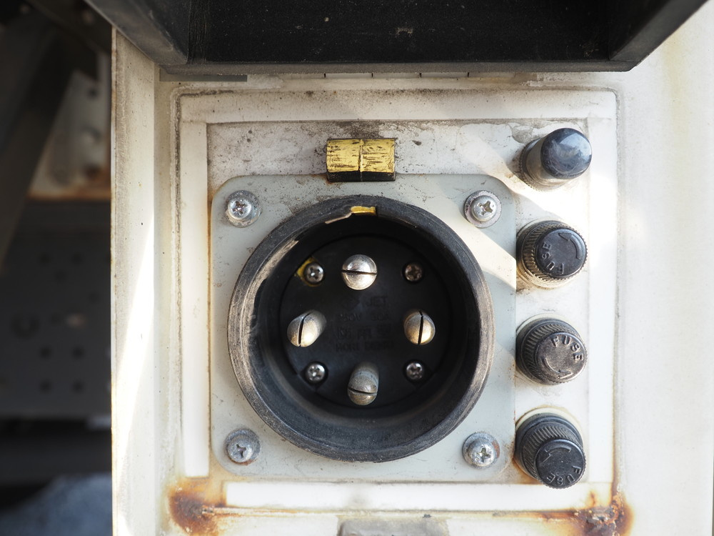 いすゞ フォワード 冷凍ウイング 中増t SKG-FSR90S2 年式 H28[写真25]