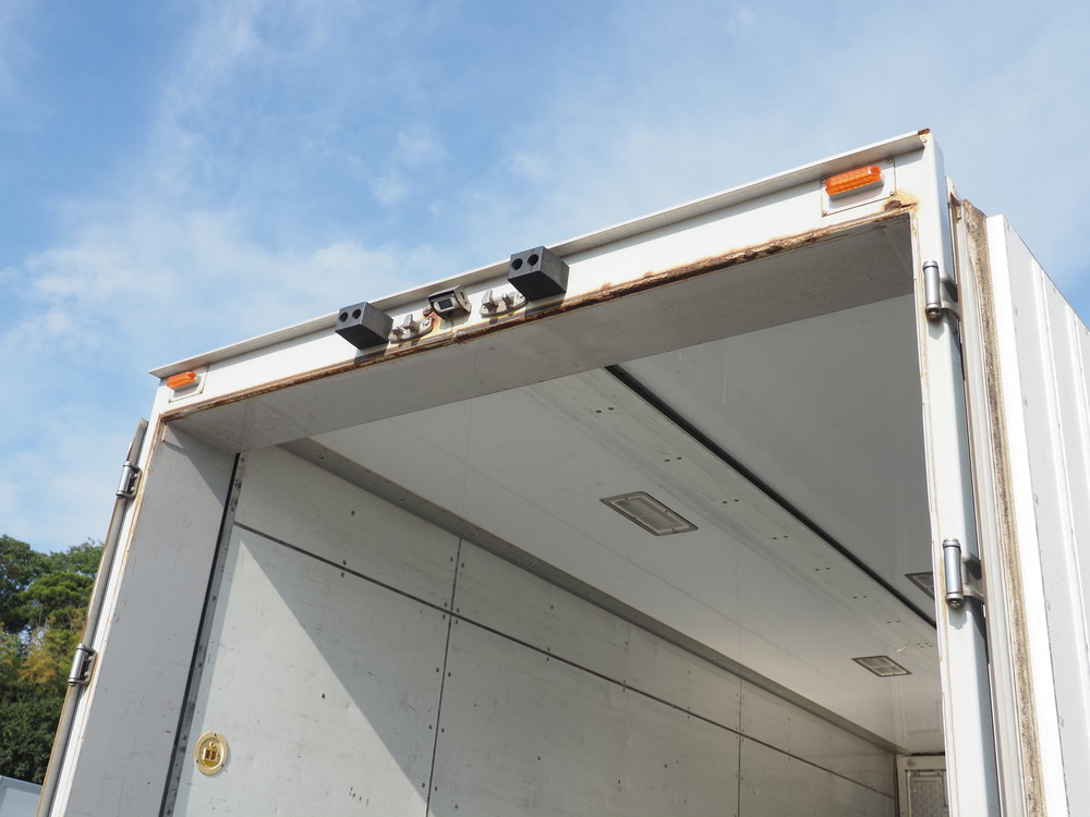 いすゞ フォワード 冷凍ウイング 中増t SKG-FSR90S2 年式 H28[写真27]