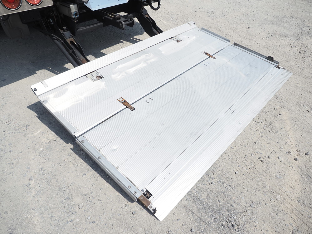 いすゞ ギガ 冷凍バン 大型 QKG-CYJ77A 年式 H25[写真19]