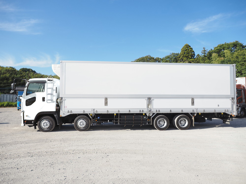 いすゞ ギガ 冷凍ウイング 大型 QKG-CYJ77B 年式 H29[写真15]