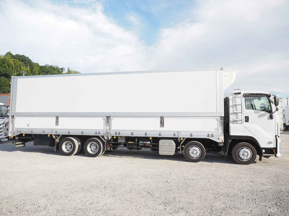 いすゞ ギガ 冷凍ウイング 大型 QKG-CYJ77B 年式 H29[写真10]