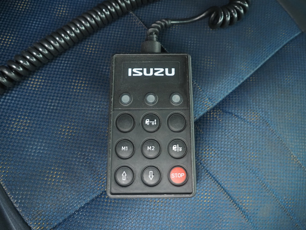 いすゞ ギガ 冷凍ウイング 大型 QKG-CYJ77A 年式 H27[写真42]