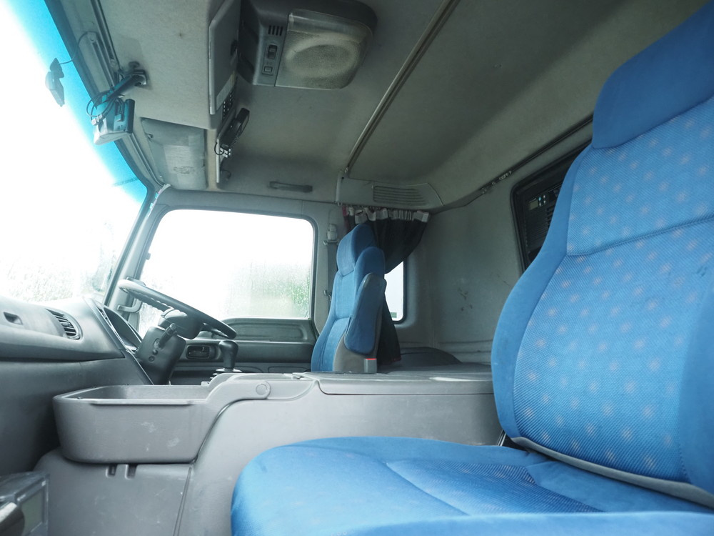 いすゞ ギガ 冷凍ウイング 大型 QKG-CYJ77A 年式 H27[写真45]