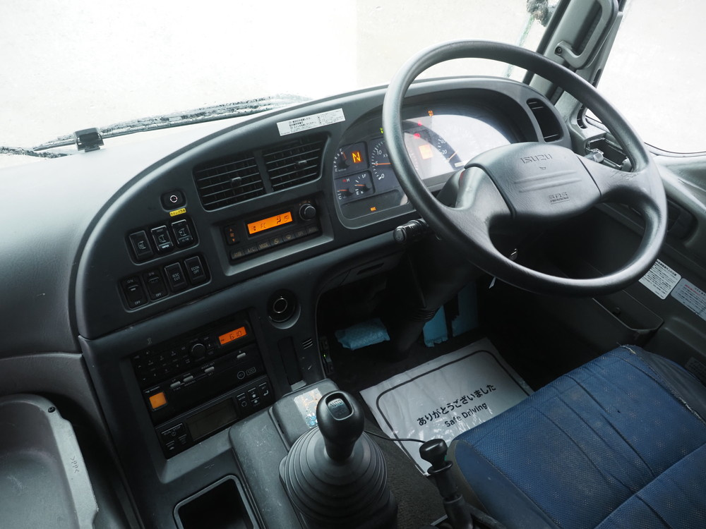 いすゞ ギガ 冷凍ウイング 大型 QKG-CYJ77A 年式 H27[写真38]