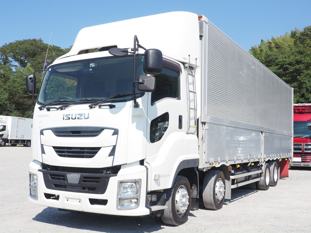 いすゞ ギガ ウイング車 大型 QKG-CYJ77B 年式 H28[写真01]