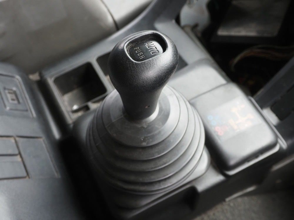 いすゞ ギガ ウイング車 大型 LKG-CYJ77A 年式 H23[写真38]
