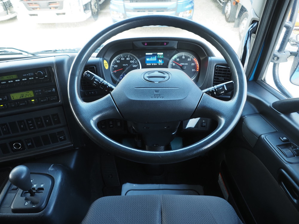 日野 プロフィア ウイング車 大型 QPG-FW1EXEG 年式 H29[写真32]