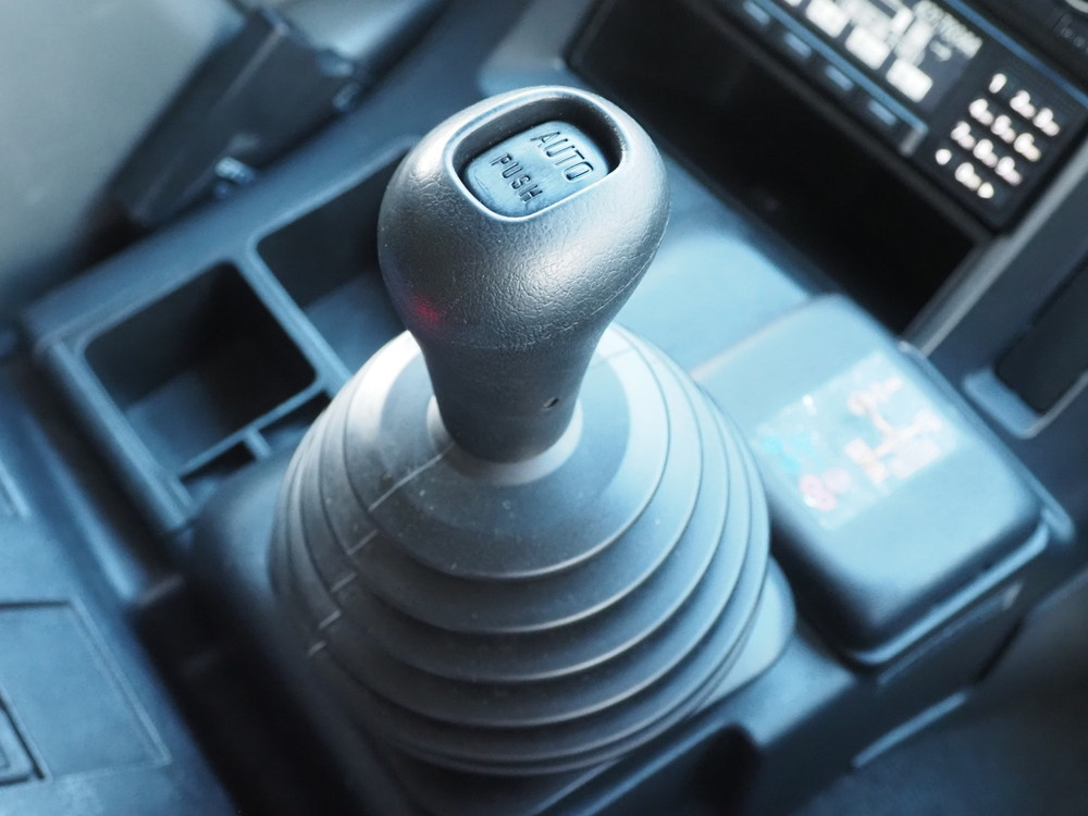 いすゞ ギガ ウイング車 大型 LKG-CYJ77A 年式 H23[写真36]