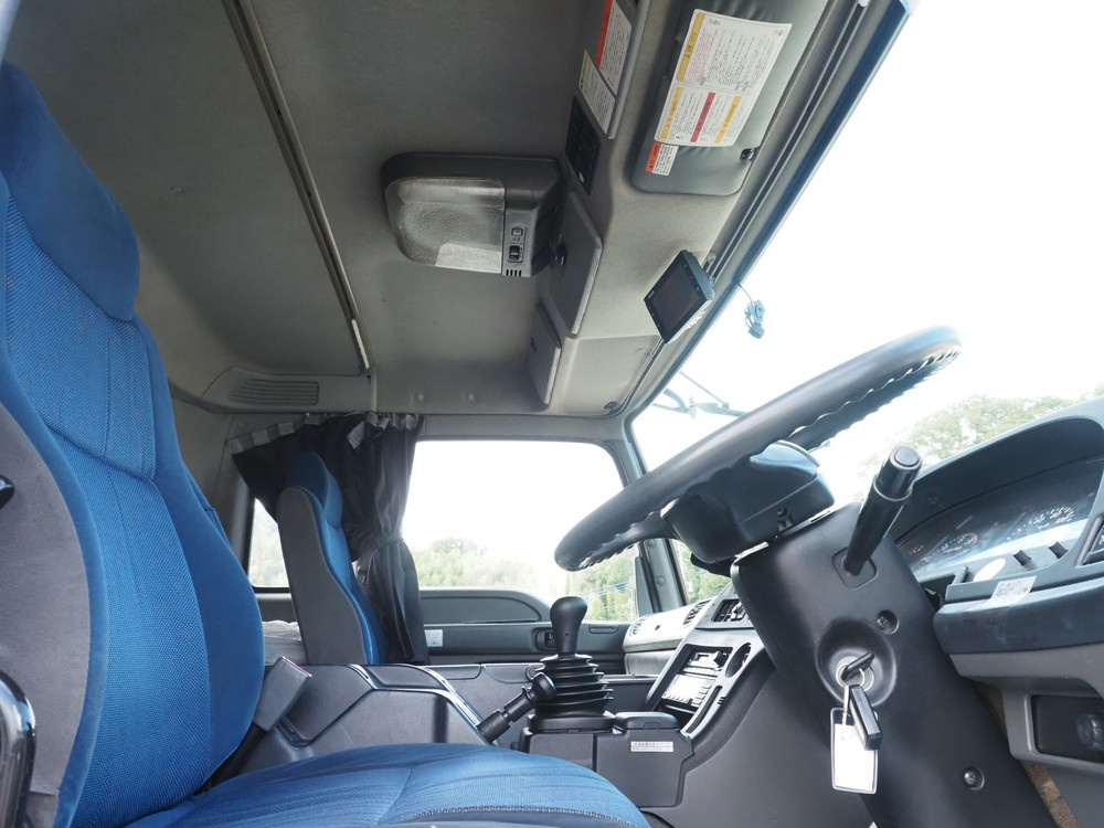 いすゞ ギガ ウイング車 大型 LKG-CYJ77A 年式 H23[写真33]