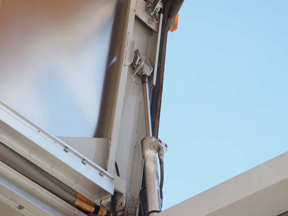 いすゞ エルフ ウイング車 小型 TKG-NPR85AN 年式 H25[写真18]