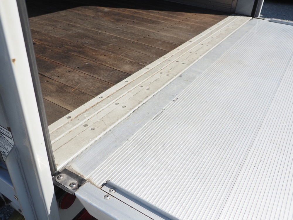 いすゞ エルフ ウイング車 小型 TKG-NPR85AN 年式 H25[写真29]