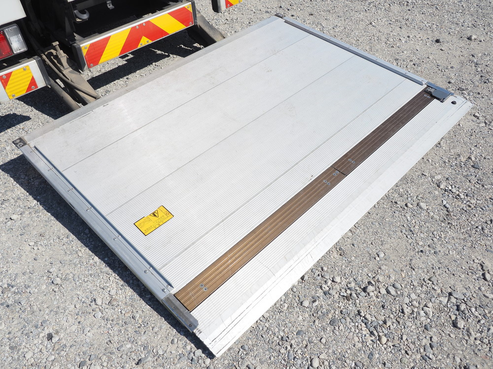 いすゞ エルフ ウイング車 小型 TKG-NPR85AN 年式 H25[写真28]