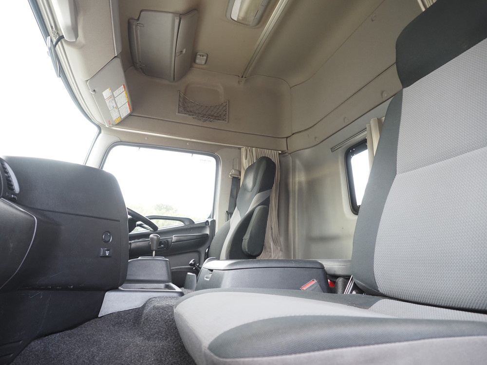 日野 プロフィア トラクタ 大型 QPG-SH1EEDG 年式 H29[写真30]