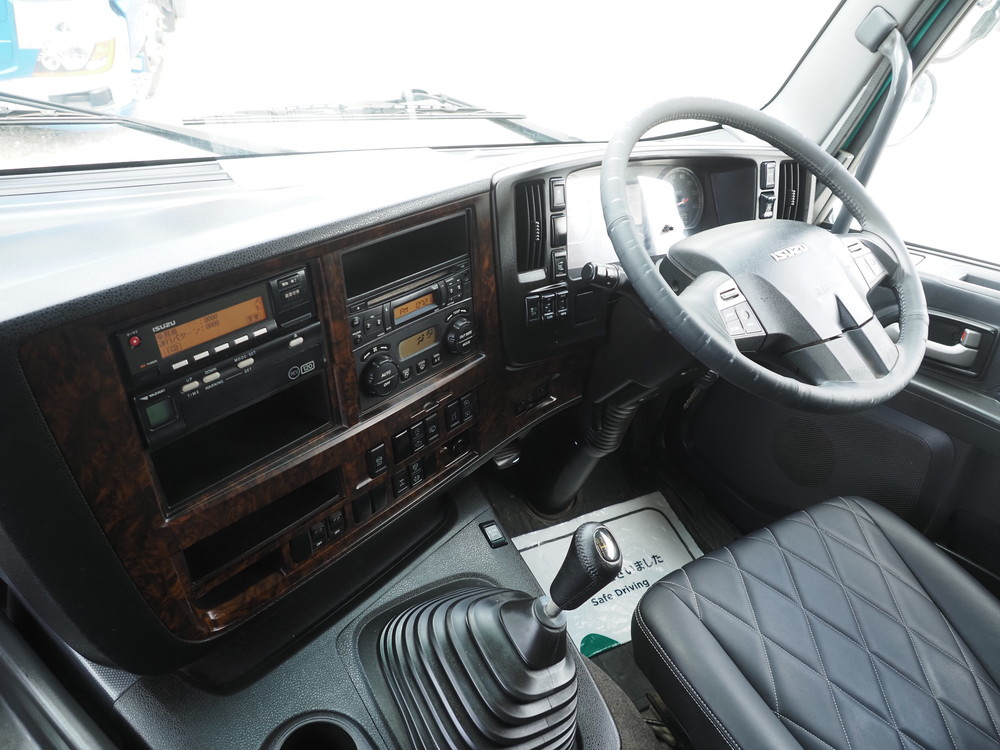 いすゞ ギガ 平ボディ 大型 QKG-CYJ77B 年式 H29[写真29]