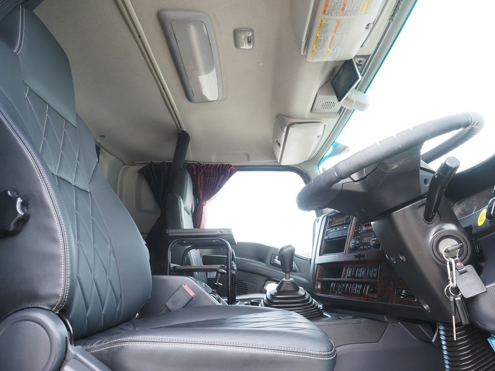 いすゞ ギガ 平ボディ 大型 QKG-CYJ77B 年式 H29[写真27]