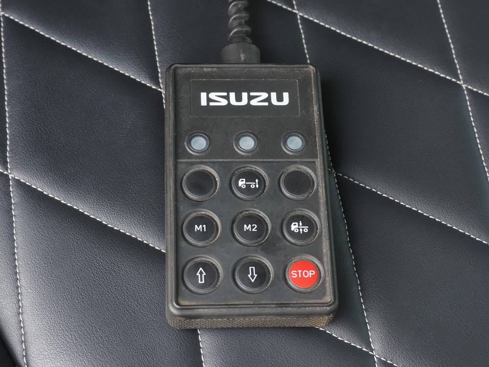 いすゞ ギガ 平ボディ 大型 QKG-CYJ77B 年式 H29[写真33]