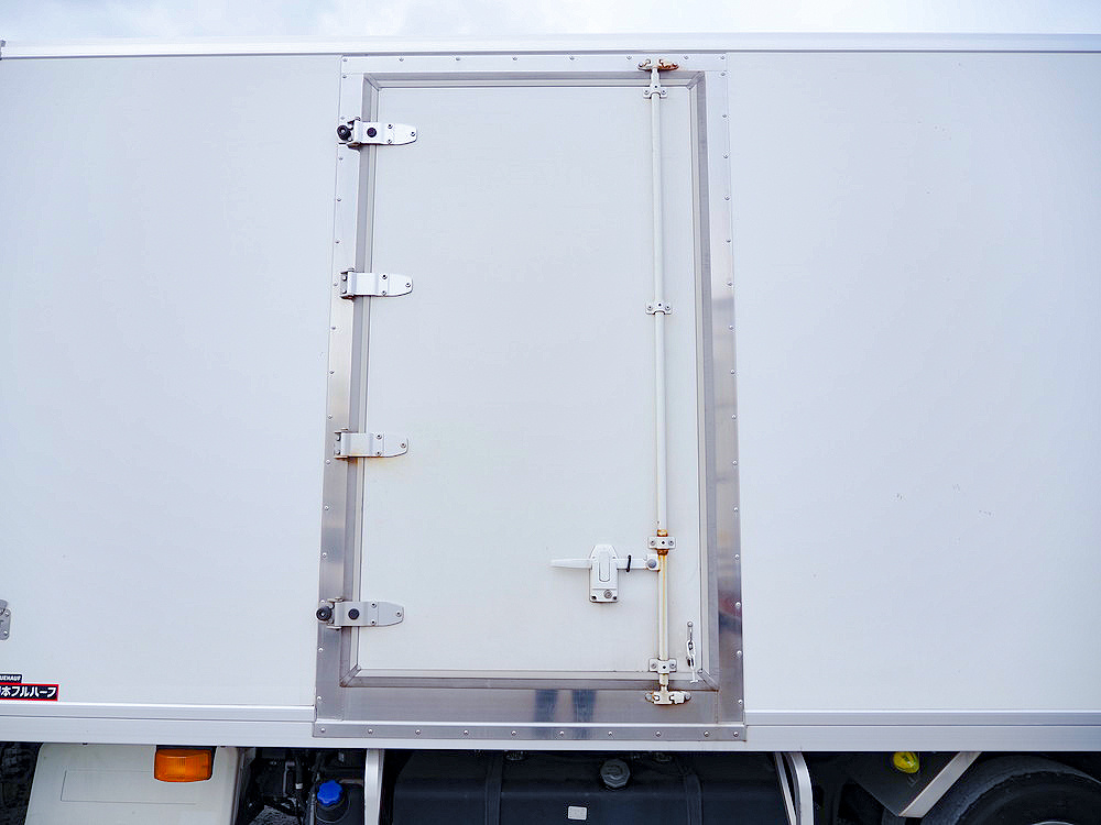 いすゞ フォワード 冷凍バン 中型 2PG-FRR90T2 年式 H30[写真14]