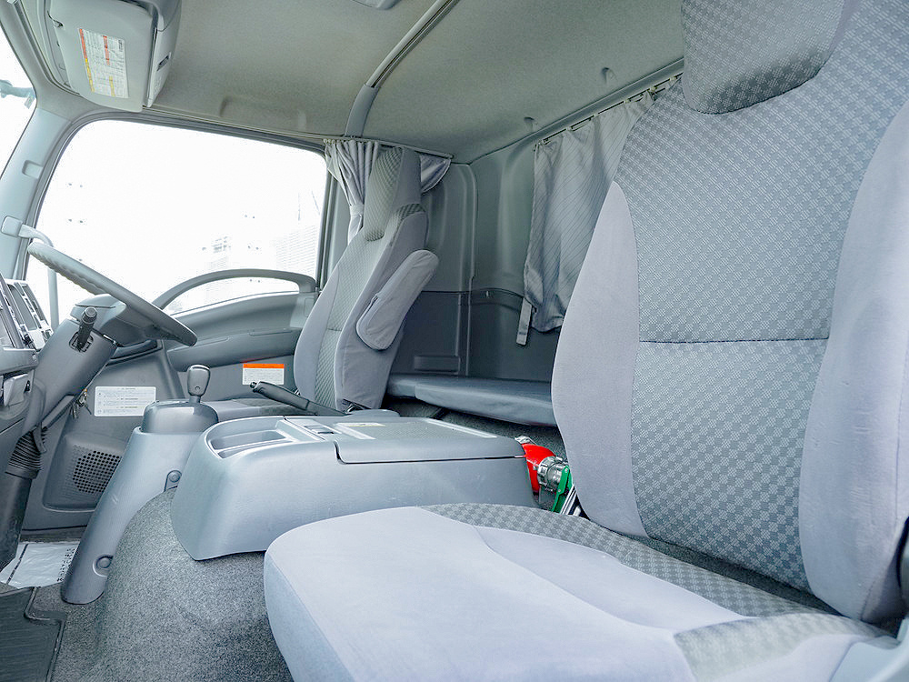 いすゞ フォワード 冷凍バン 中型 2PG-FRR90T2 年式 H30[写真35]