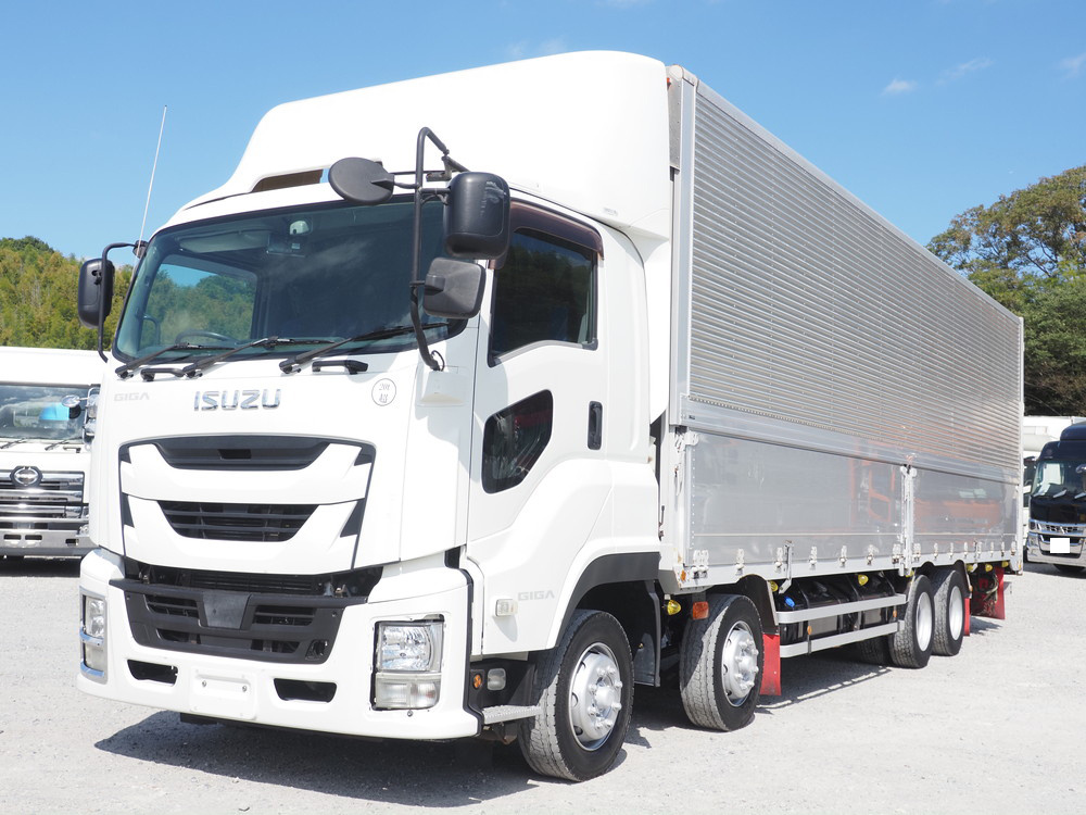 いすゞ ギガ ウイング車 大型 QKG-CYJ77B 年式 H28[写真01]