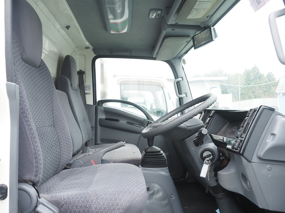 いすゞ エルフ バン車 小型 TRG-NLR85AN 年式 H30[写真20]