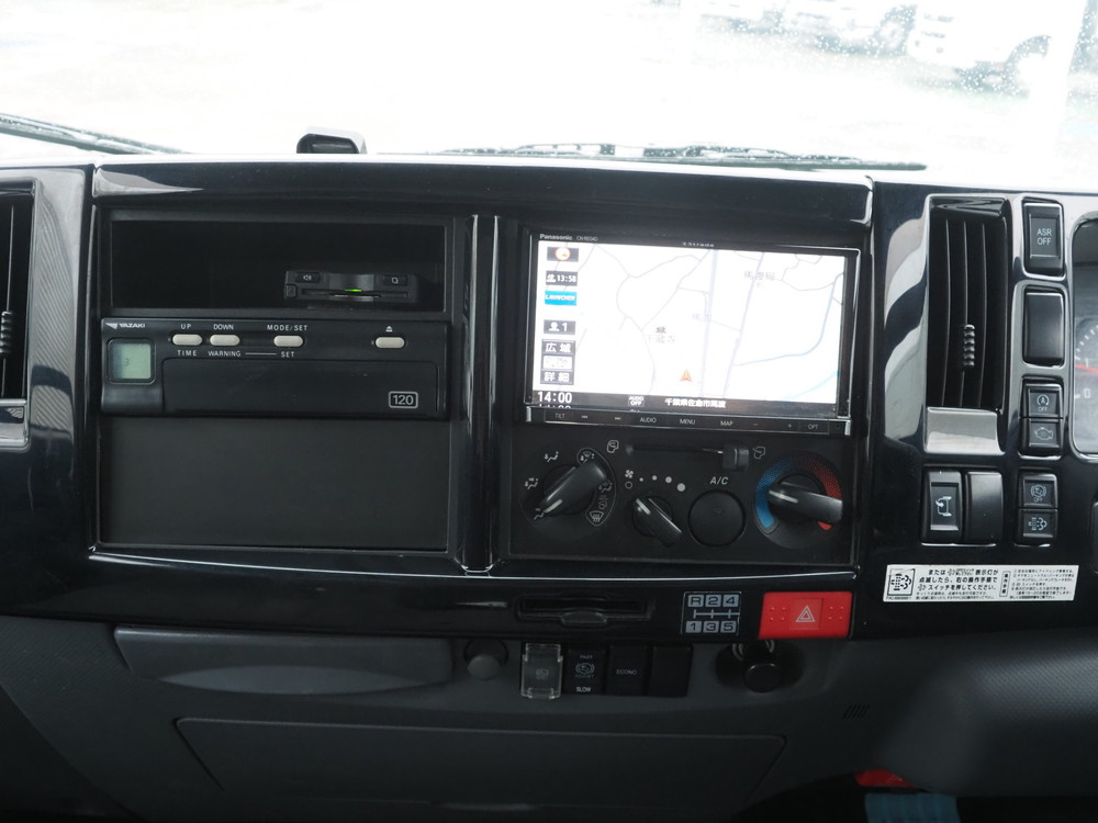 いすゞ エルフ バン車 小型 TRG-NLR85AN 年式 H30[写真24]