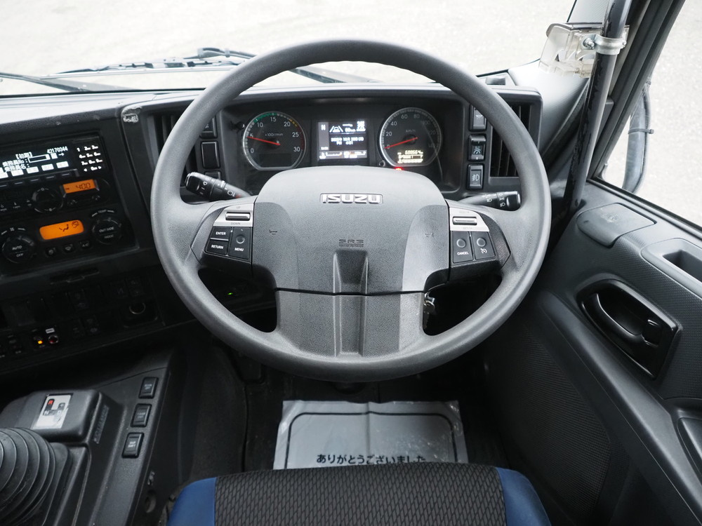 いすゞ ギガ ウイング車 大型 QPG-CYJ77B 年式 H28[写真35]