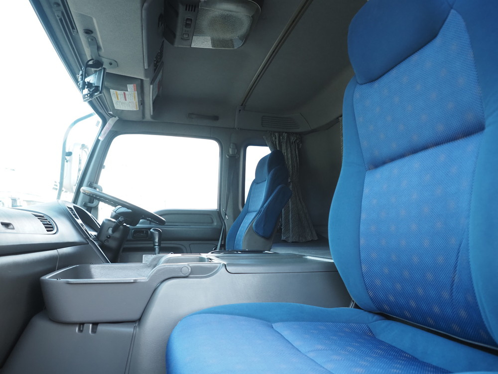 いすゞ ギガ ウイング車 大型 LKG-CYJ77A 年式 H22[写真43]