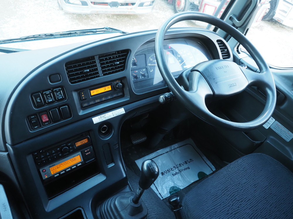 いすゞ ギガ ウイング車 大型 LKG-CYJ77A 年式 H22[写真36]