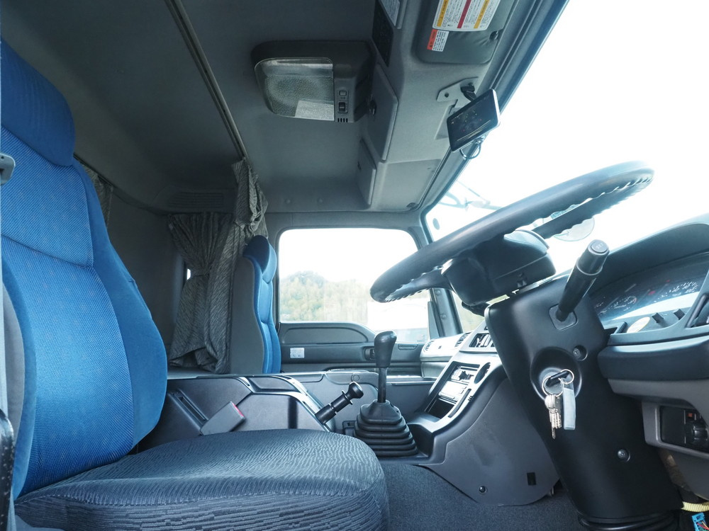 いすゞ ギガ ウイング車 大型 LKG-CYJ77A 年式 H22[写真34]