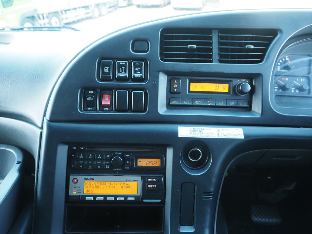 いすゞ ギガ ウイング車 大型 LKG-CYJ77A 年式 H22[写真38]