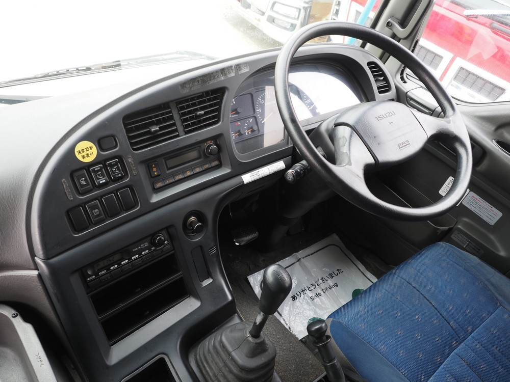 いすゞ ギガ ウイング車 大型 QKG-CYJ77A 年式 H25[写真32]