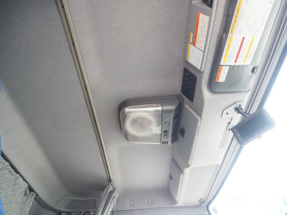 いすゞ ギガ ウイング車 大型 QKG-CYJ77A 年式 H25[写真37]