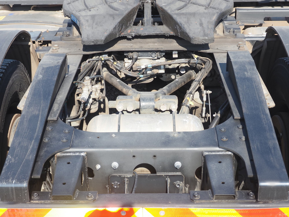 日野 プロフィア トラクタ 大型 QPG-SH1EDDG 年式 H27[写真36]