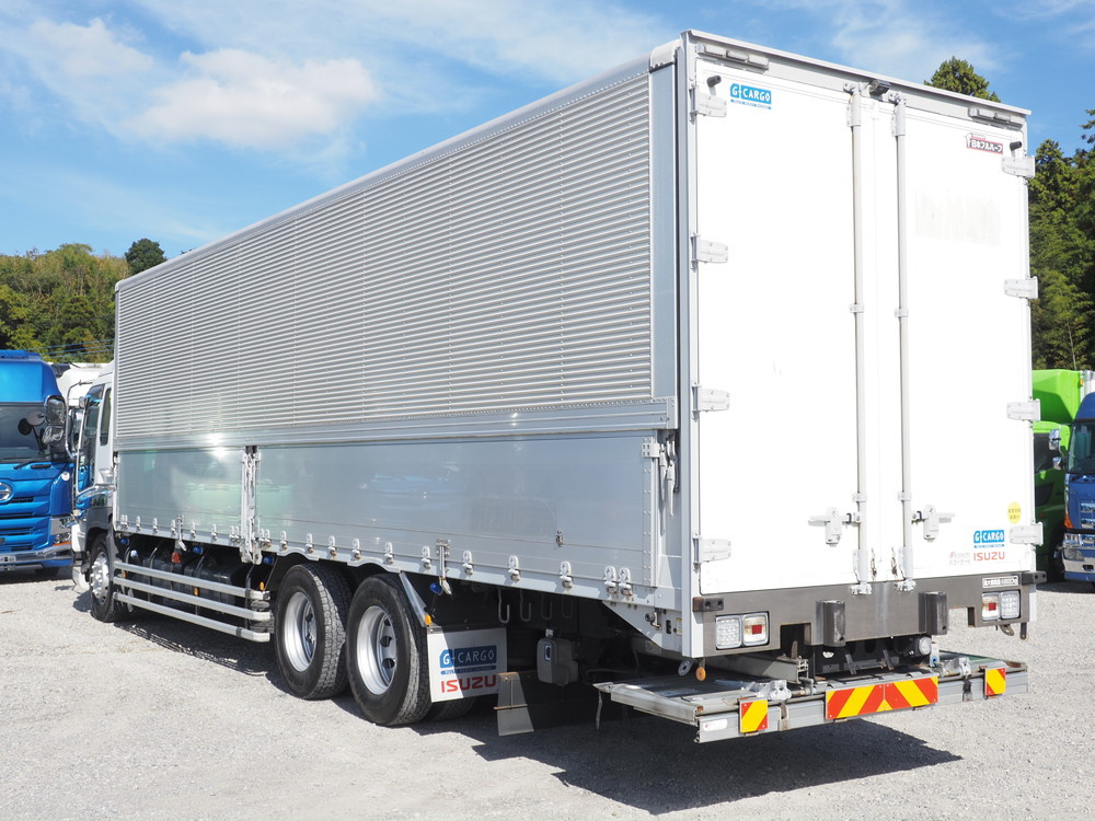 いすゞ ギガ ウイング車 大型 QKG-CYL77A 年式 H27[写真07]