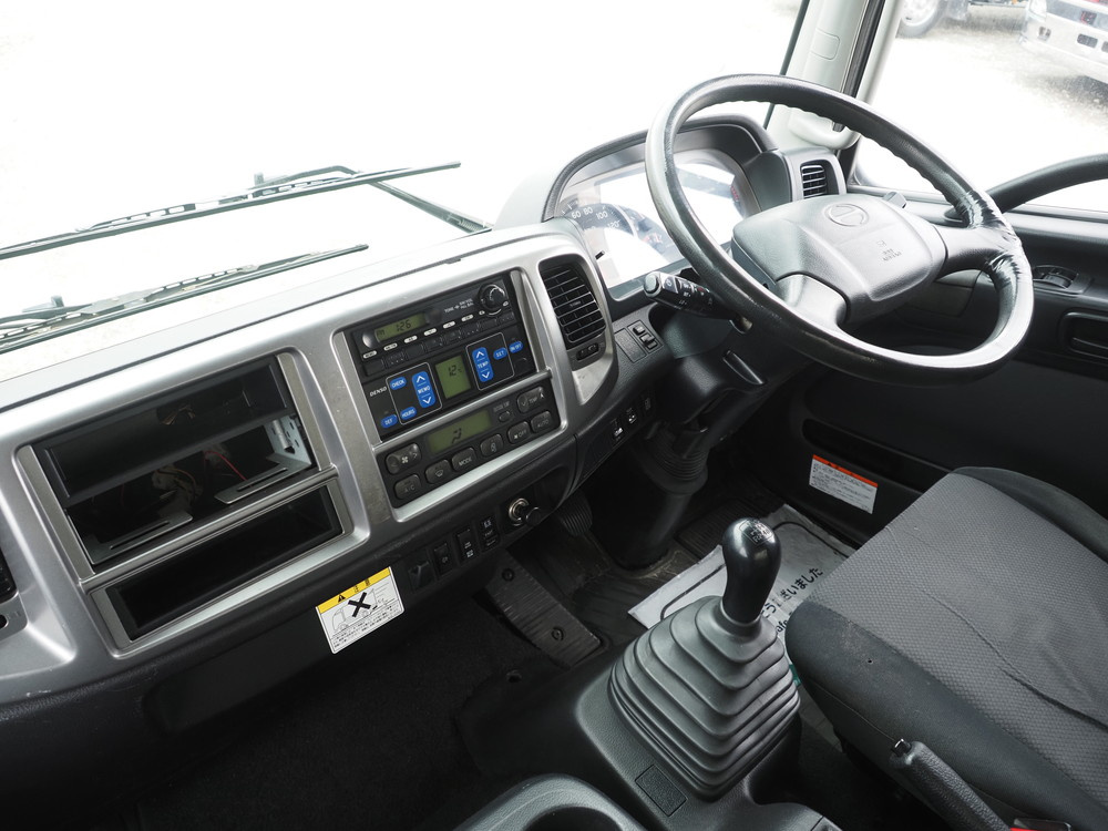 日野 レンジャープロ 冷凍バン 中型 TKG-FC7JKAA 年式 H25[写真24]