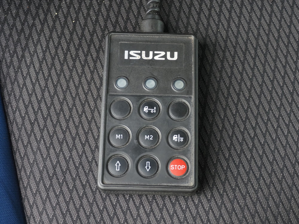 いすゞ ギガ トラクタ 大型 QKG-EXD52BD 年式 H29[写真27]