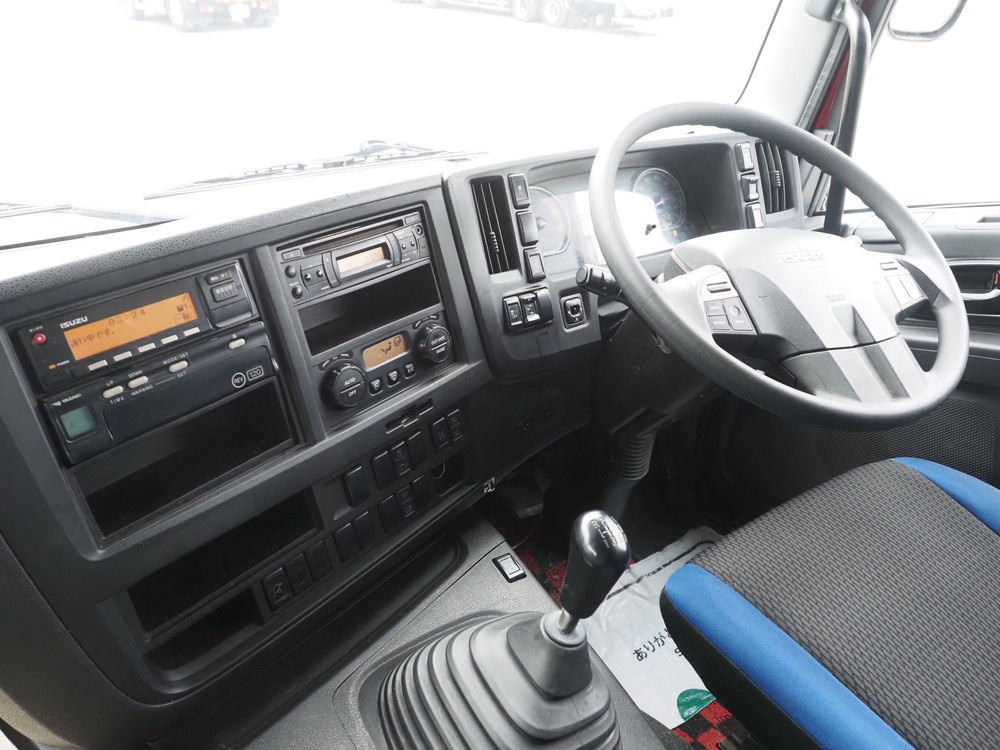 いすゞ ギガ トラクタ 大型 QKG-EXD52BD 年式 H29[写真23]