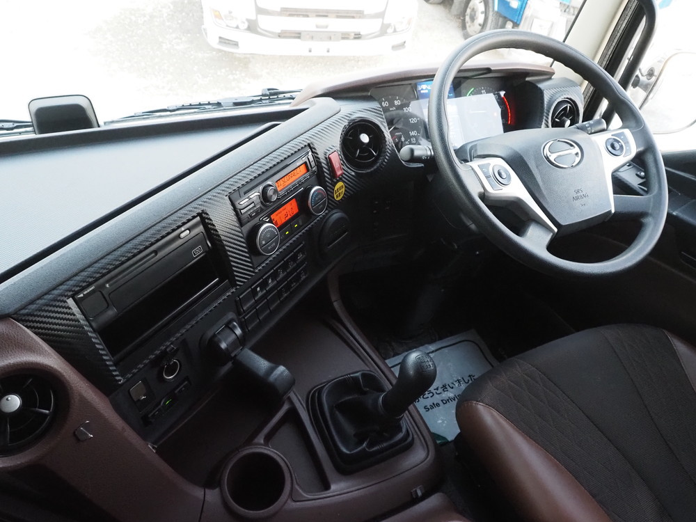 日野 プロフィア ウイング車 大型 2DG-FR1AHG 年式 R2[写真34]