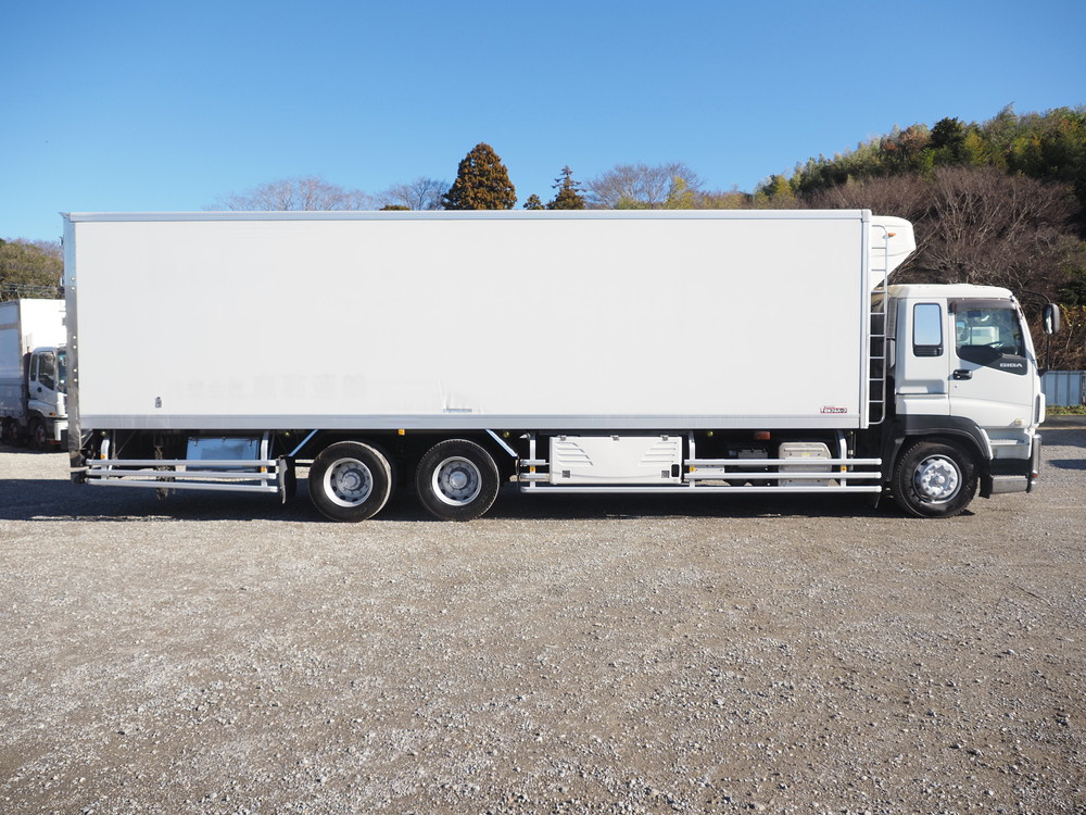 いすゞ ギガ 冷凍バン 大型 QKG-CYL77A 年式 H25[写真08]