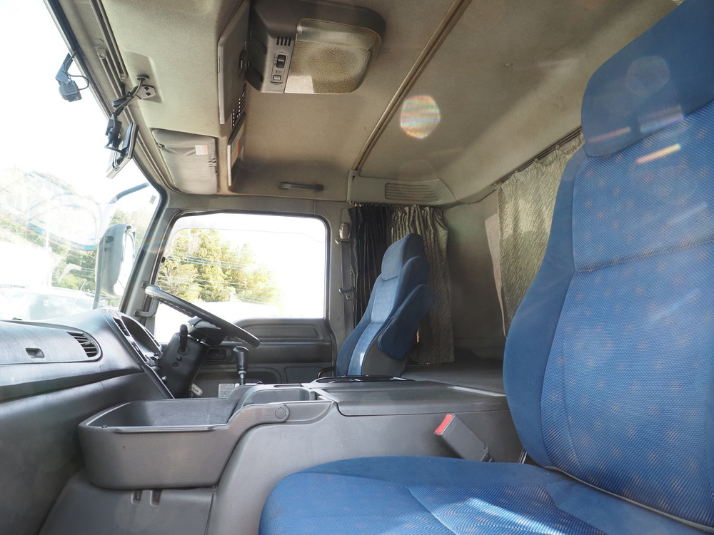 いすゞ ギガ 冷凍バン 大型 QKG-CYJ77A 年式 H27[写真32]